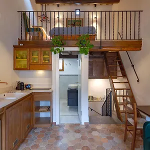Loft Trastevere , Roma Italia